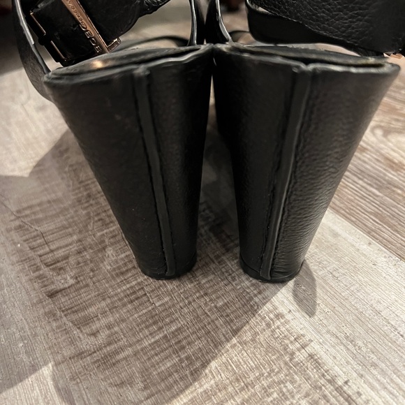 BCBG Generation wedge sandals - Picture 10 of 10